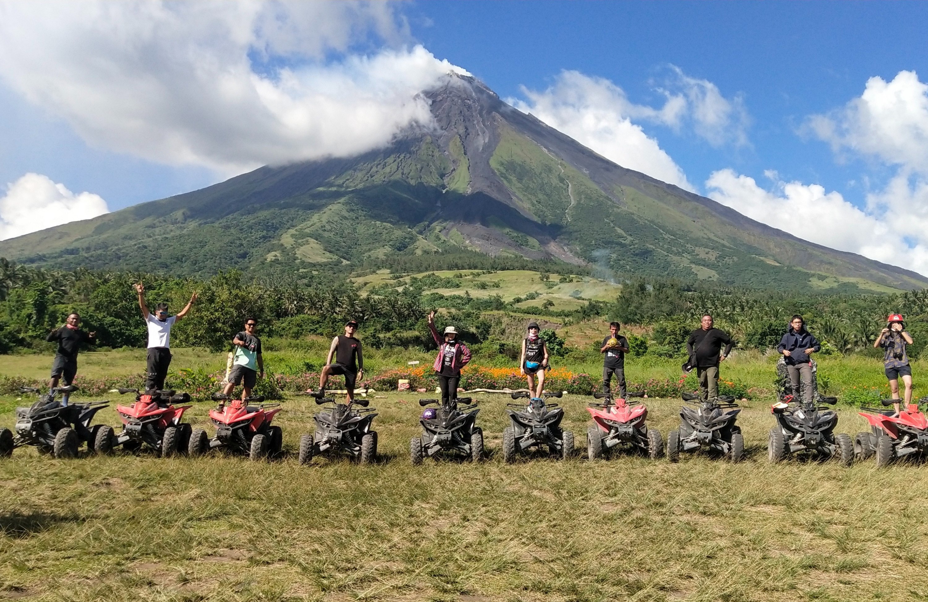 阿爾拜馬榮火山ATV越野之旅（含私人往返班車）