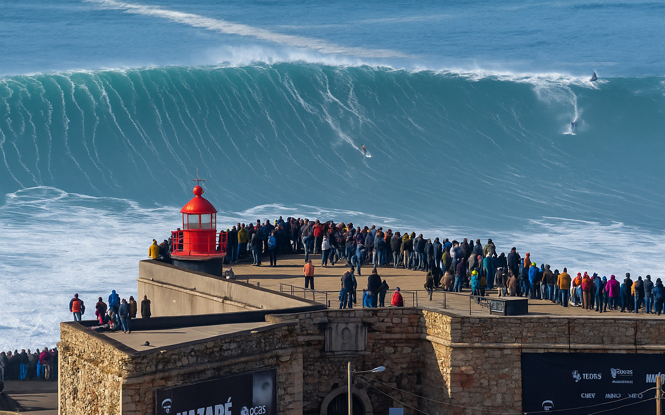 Óbidos Castle & Nazaré Full-Day Historical & Beach Tour