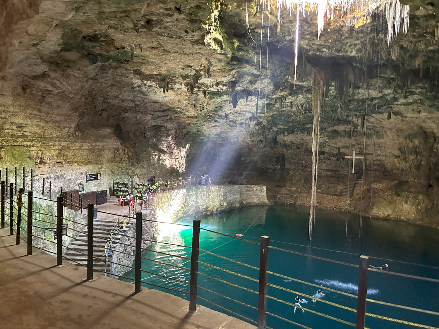 奇琴伊察（優先入場）、天然井和埃克巴拉姆遺址之旅