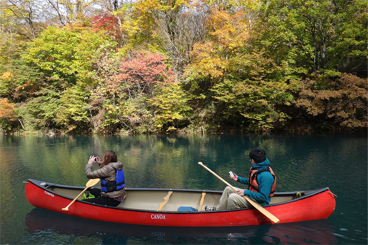 支笏湖·登別尼克斯海洋公園·洞爺湖千與千尋湖底鐵道·展望臺·天狗山·小樽·巖藻山夜景二日遊｜札幌出發