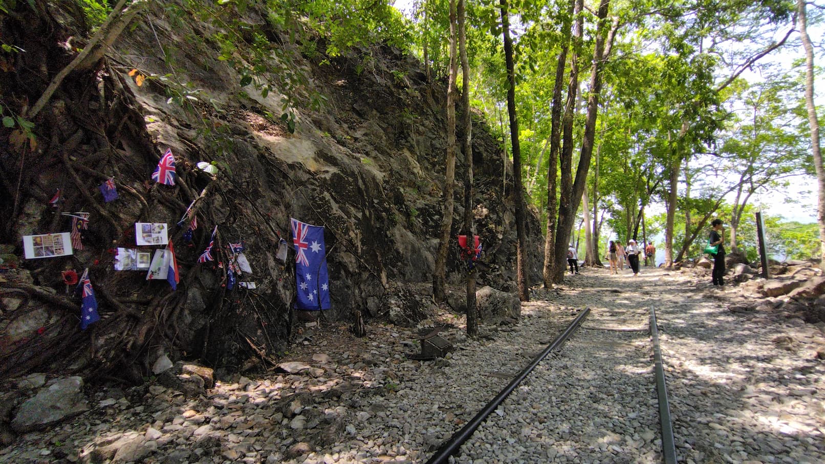 從曼谷出發：死亡鐵路和地獄火通道（含午餐）