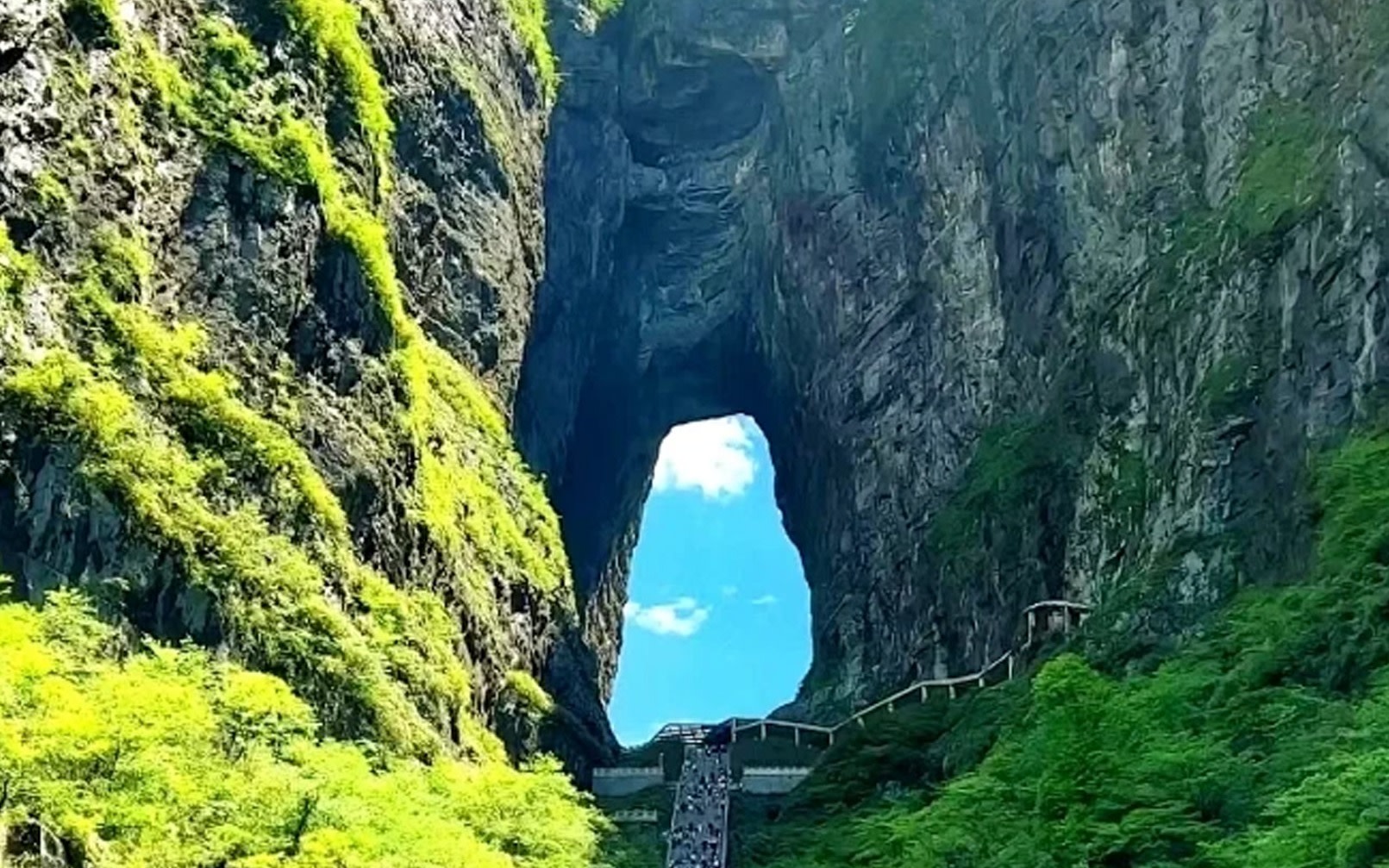 One-day tour to Tianmen Mountain in Zhangjiajie