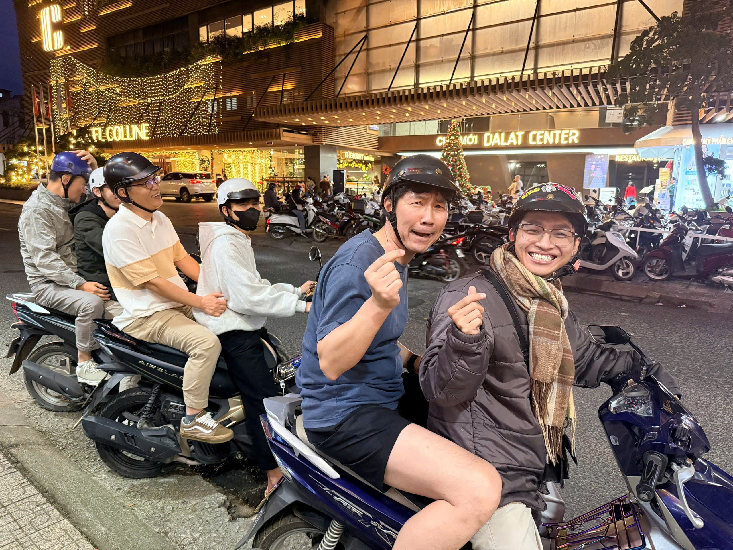 Da Lat Night Food Tasting & Sightseeing Tour by Scooter