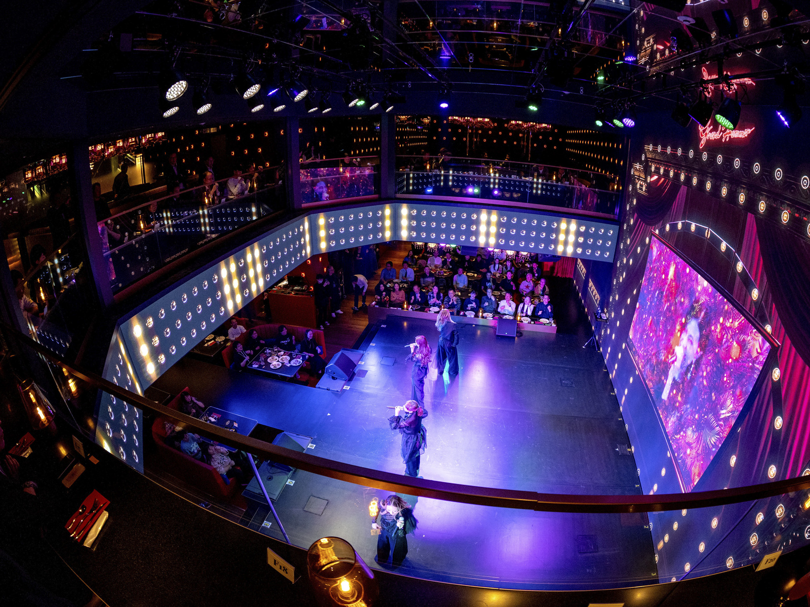GRAND TOKYO 晚餐秀 HAMMER the JUMBLE 雜耍之夜
