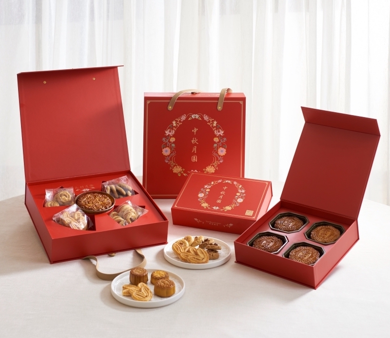 The Landmark Mandarin Oriental Hong Kong, LMO The Mooncake Bento, LMO The  Mooncake Bento (Voucher), Limited Edition: Amber x esca Vegetarian  Mooncakes