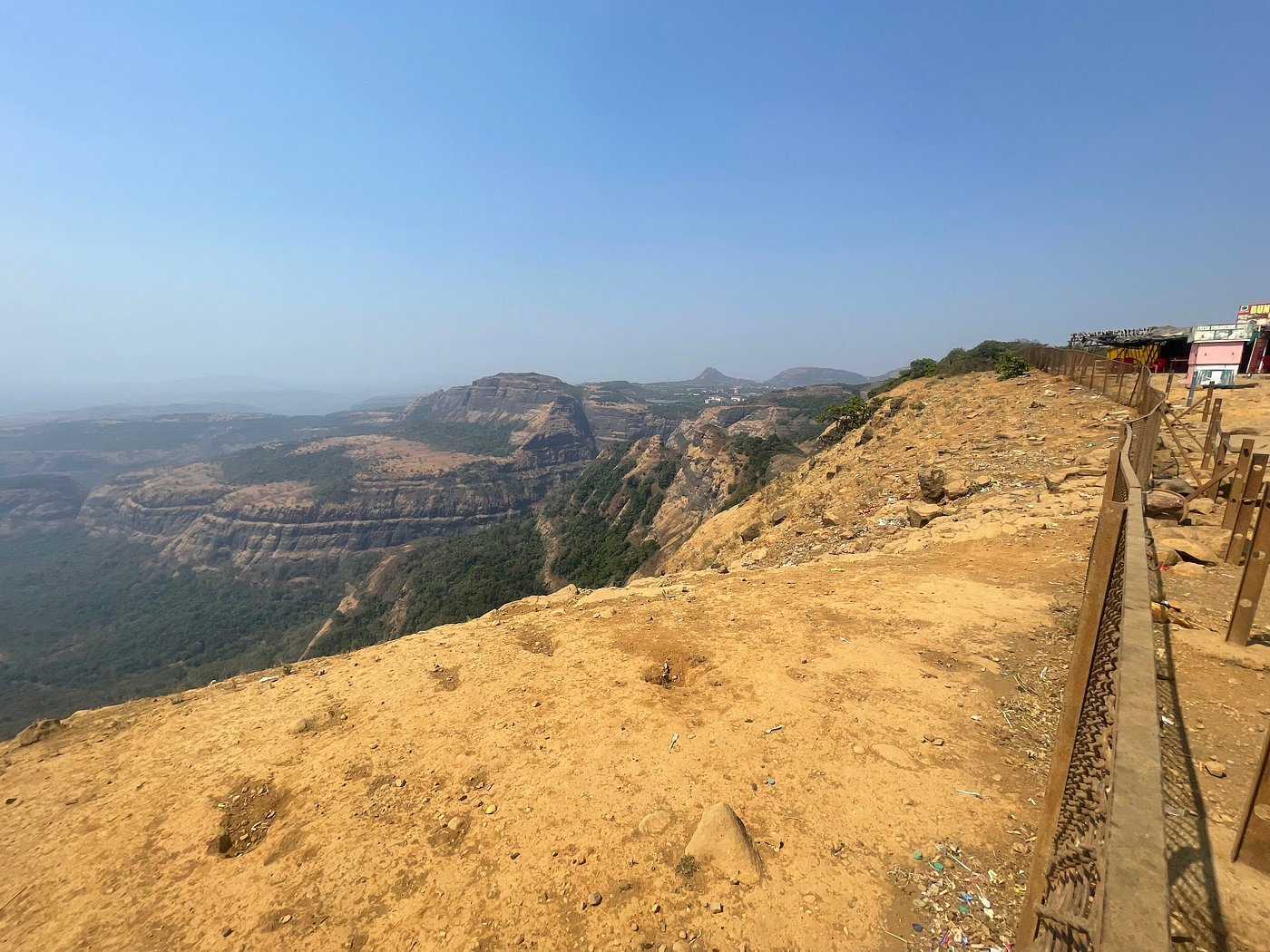 從孟買出發，前往山間避暑勝地和文化遺產地：洛納瓦拉和卡拉石窟之旅