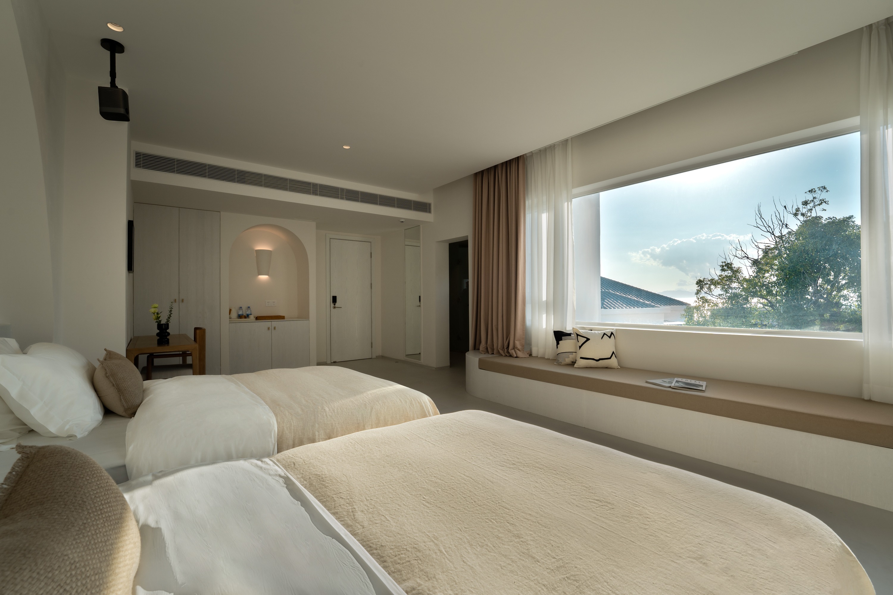 Building J · Side Sea View Twin Room J205