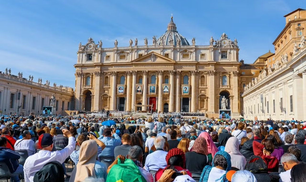 Papal Audience and Vatican City tour