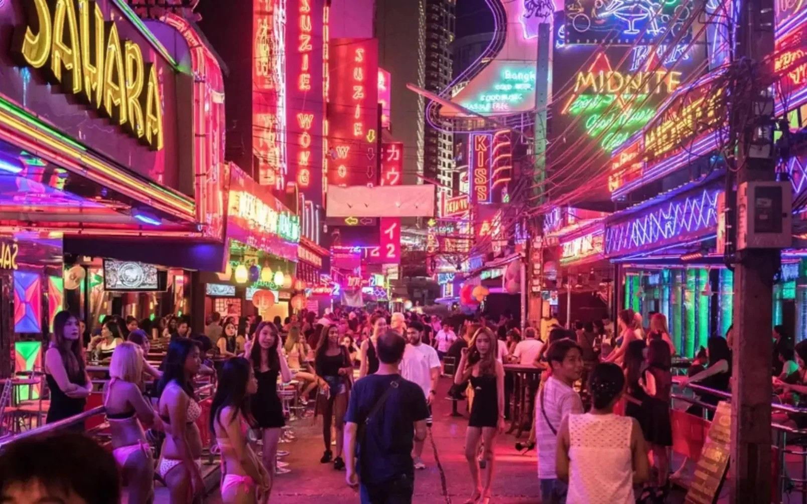 Bangkok Nightlife Half-Day Walking Tour with VIP Access