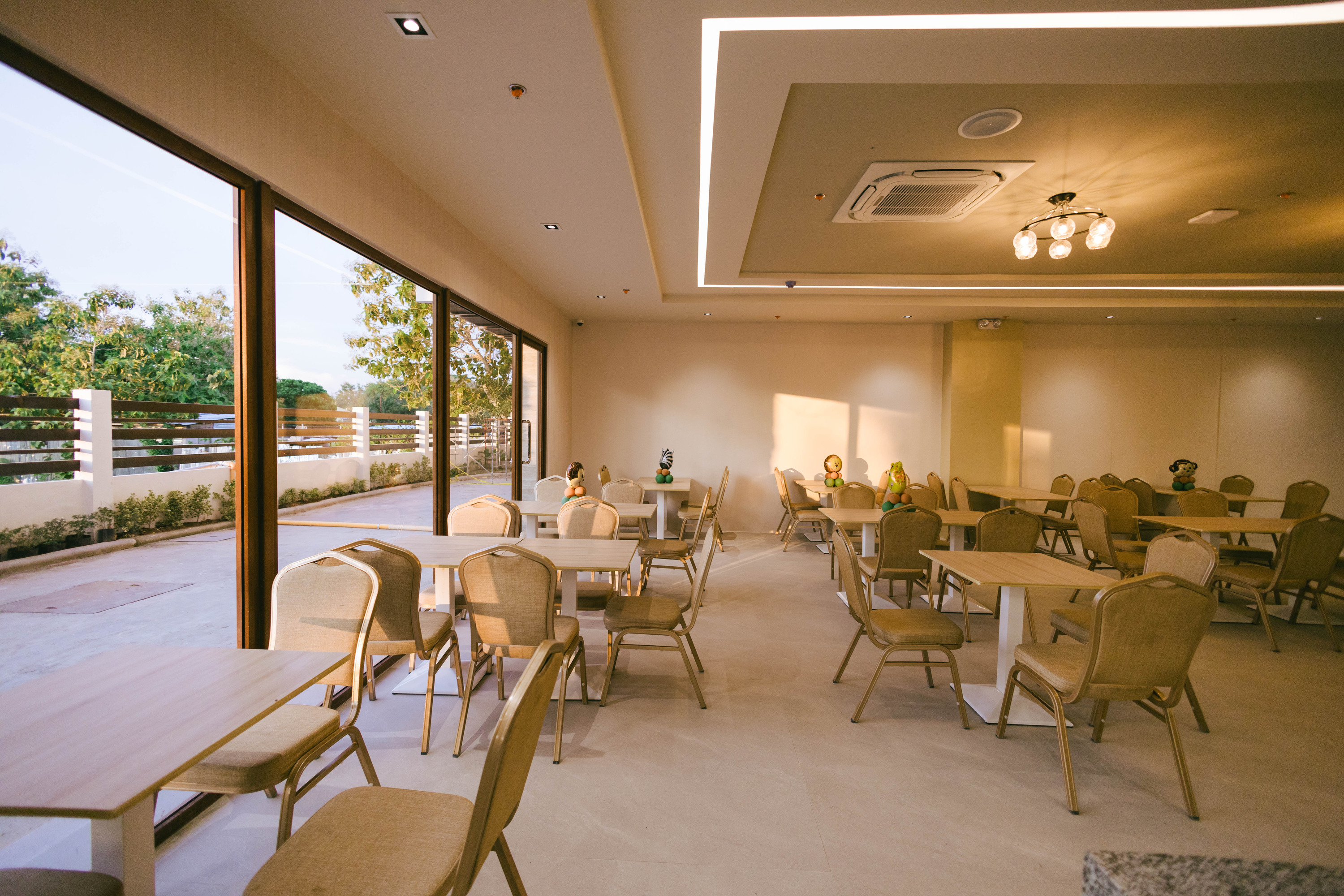 選擇客房方案的顧客，還可享所有餐飲消費九折優惠。