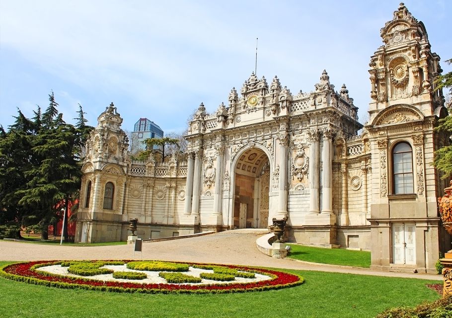 Dolmabahce Palace VIP Tickets with Highlights Tour & Audio Guide in Istanbul