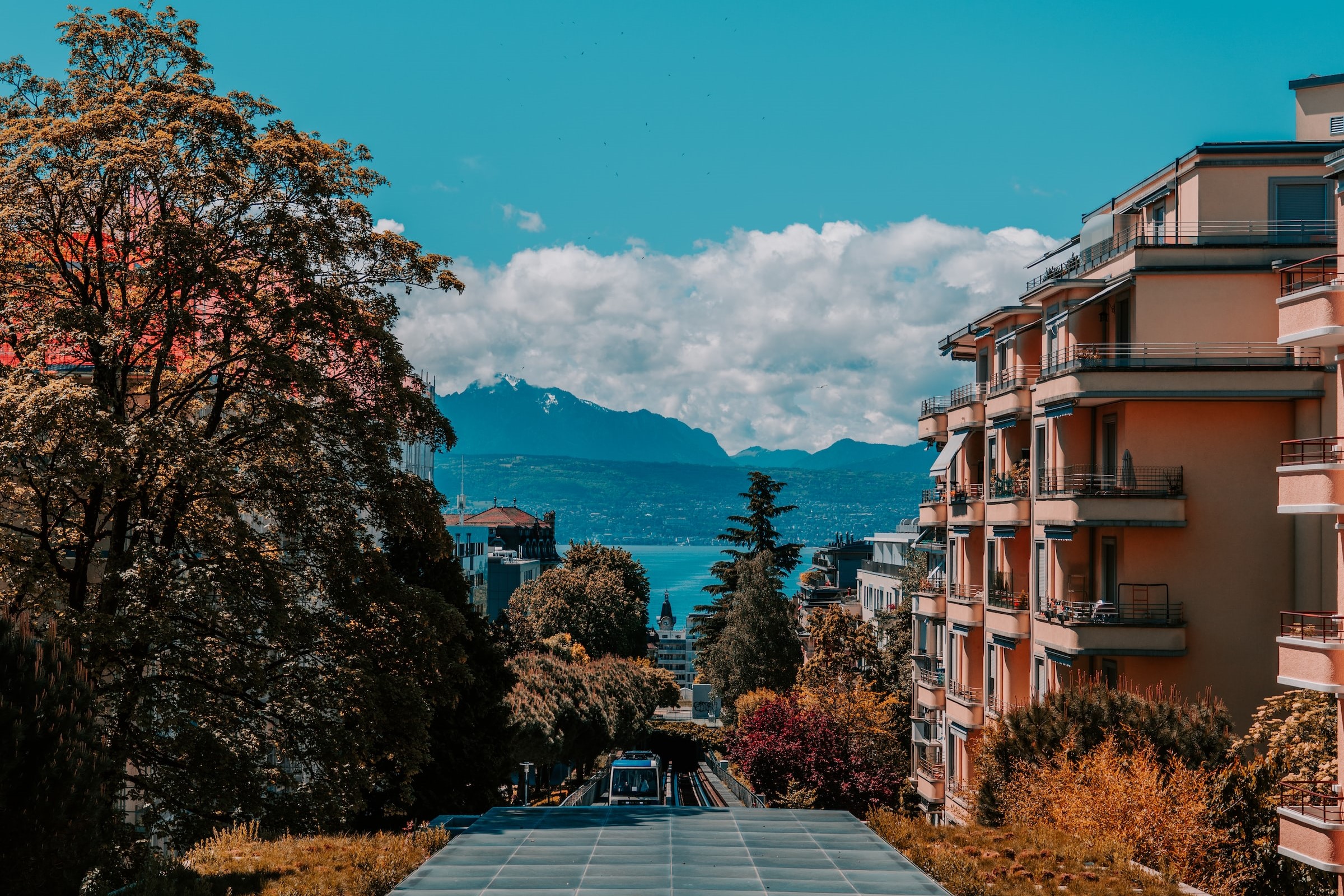 The Instagrammable Spots Tour in Lausanne