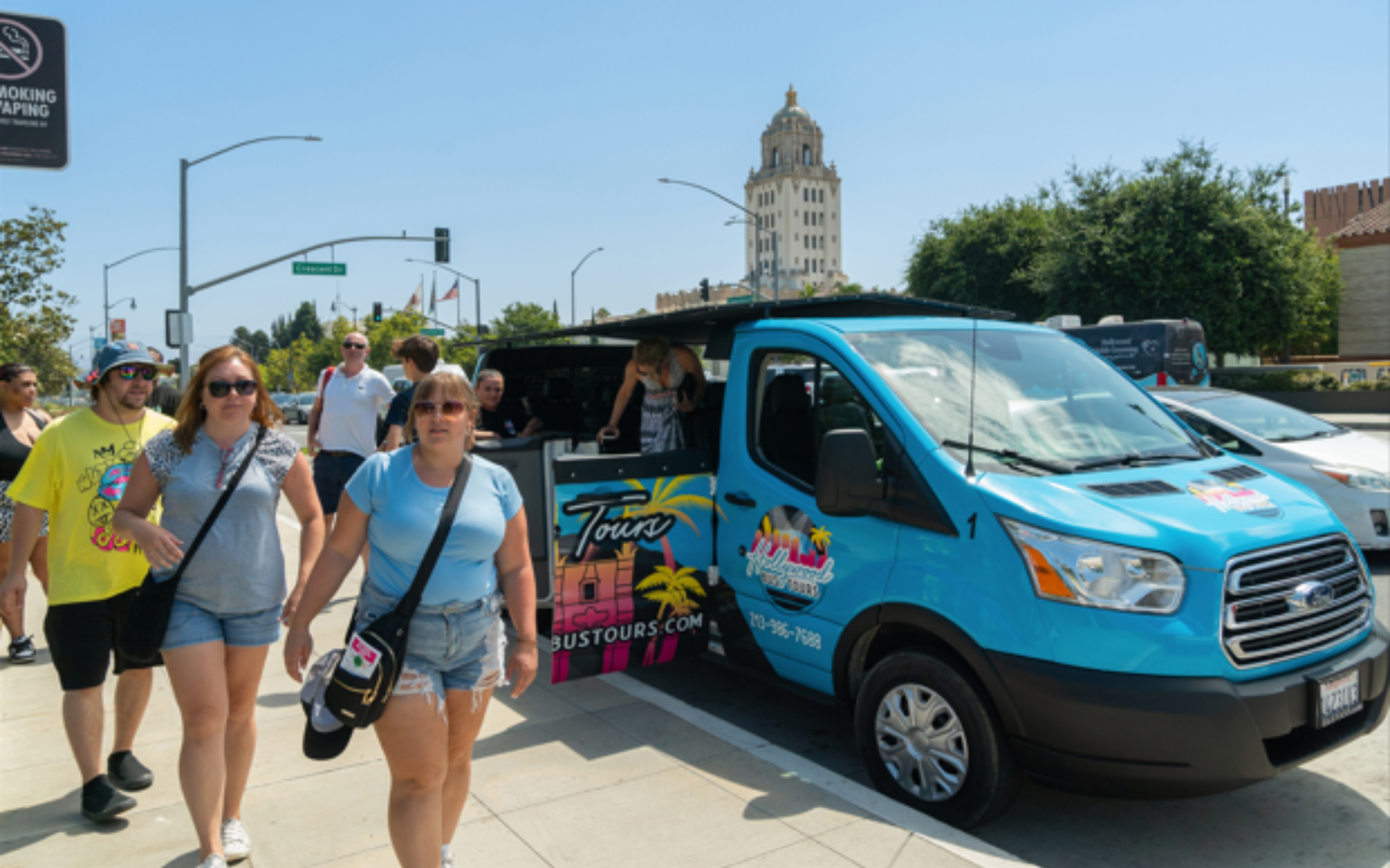 在旅行中經常發現名人——將名人目擊從您的清單中劃掉，並享受拍照機會！