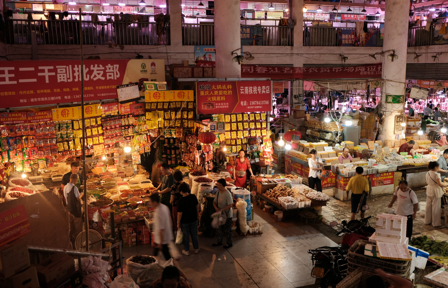 Chongqing Guanyinqiao Half-Day Local Food & Hidden Gems Tour