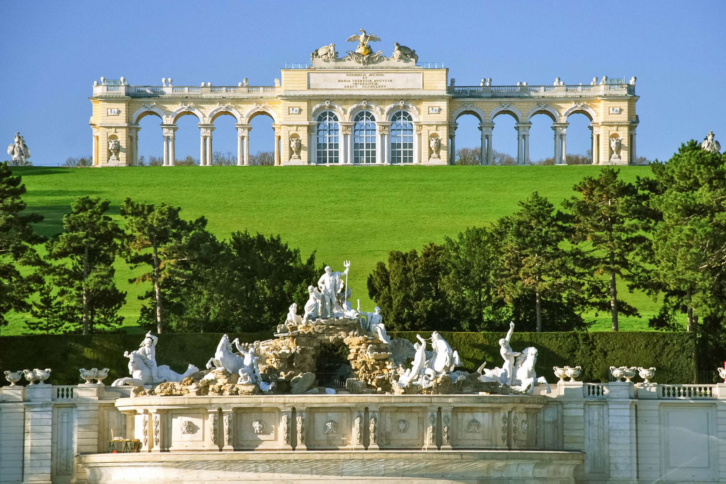 維也納：熊布朗宮和花園導覽遊 (Vienna: Schönbrunn Palace and Gardens Guided Tour)