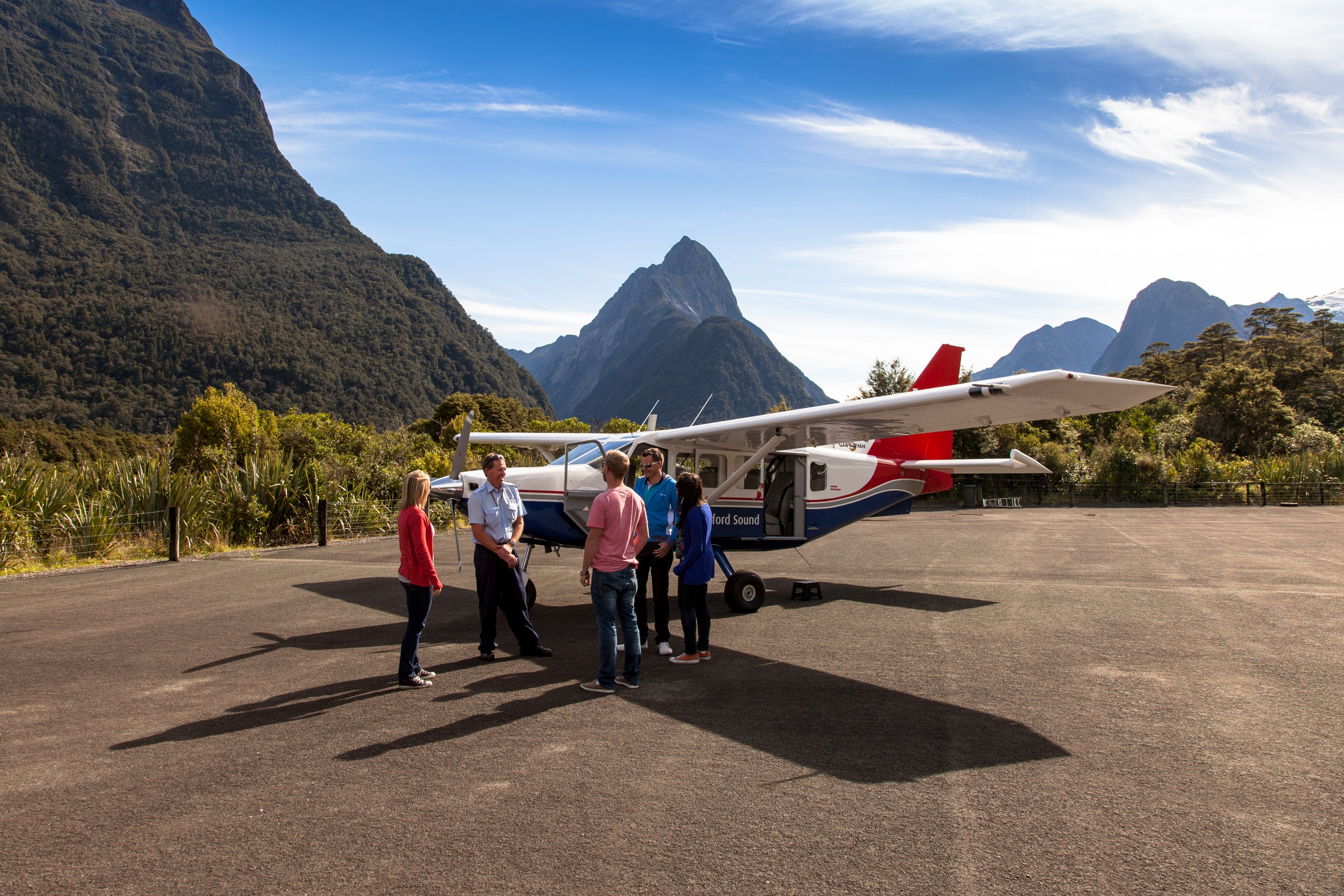 紐西蘭米爾福德峽灣直升機 & 遊輪觀光體驗（皇后鎮出發）