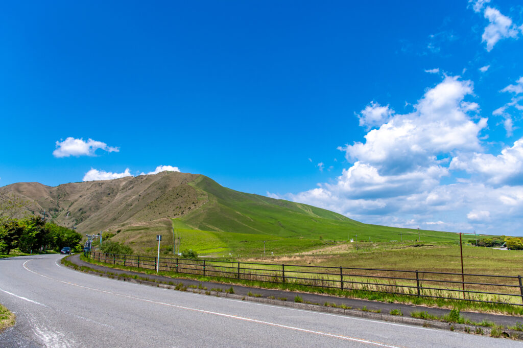 來到大分，不只是溫泉，還有這樣一處能讓人記住九州之美的秘境展望臺。十文字原展望臺都能帶來只有在九州才能遇見的寧靜與開闊感。