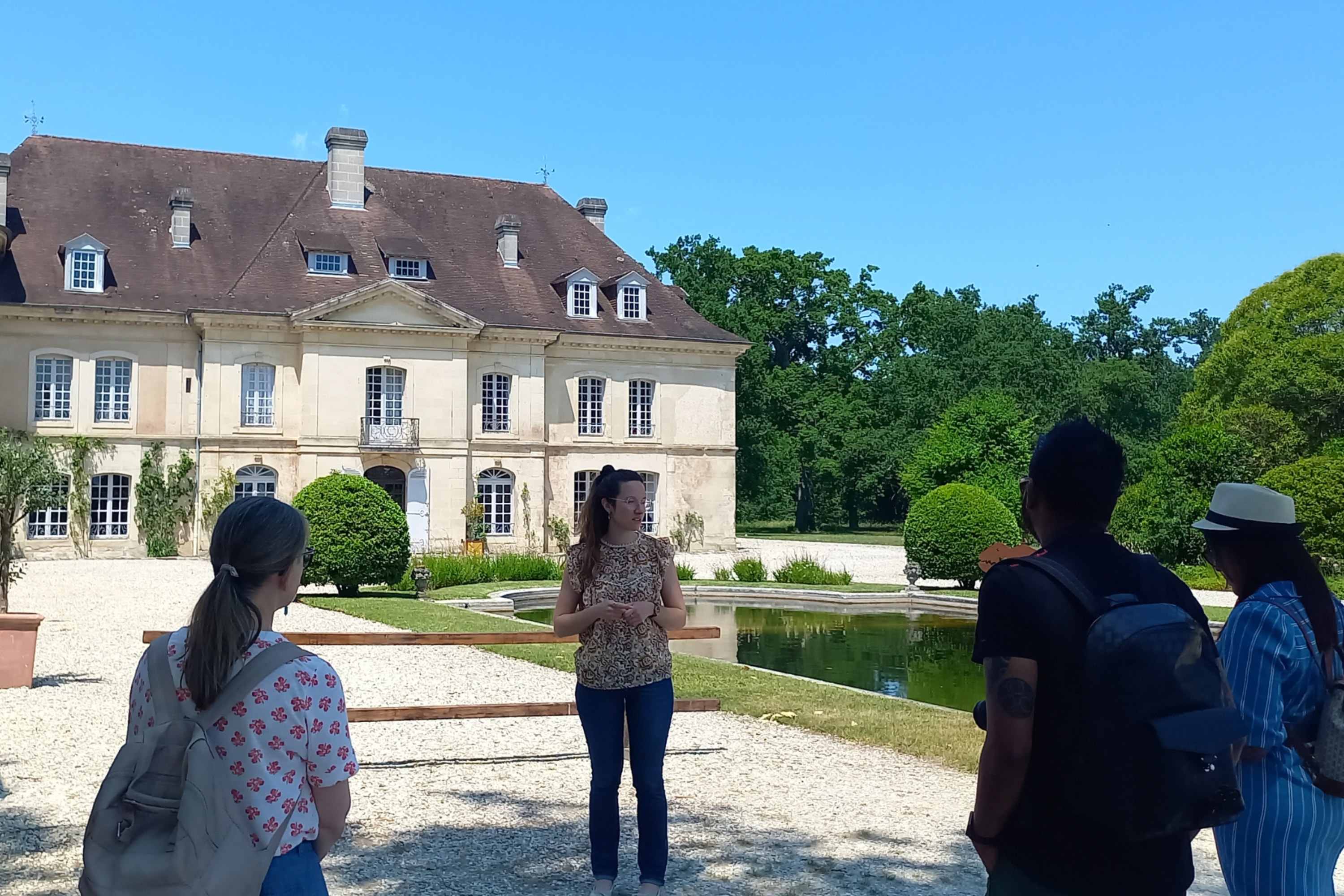 Vineyard Off the Beaten Track with Wine Tasting in Bordeaux