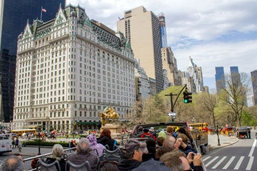 1-Day New York Hop-On Hop-Off Bus Tour with 2 Attractions Ticket