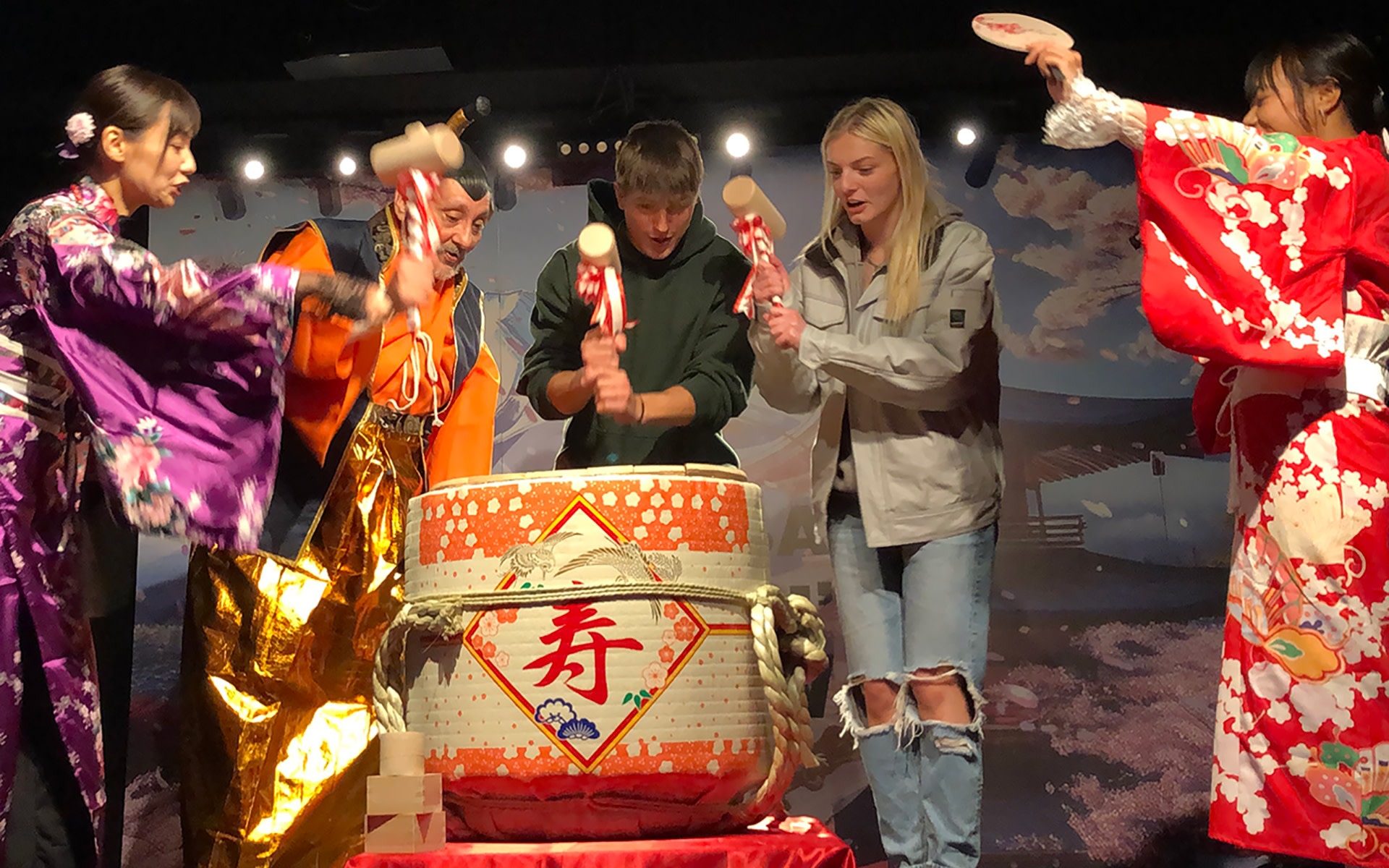 Osaka  Culture & Experience Show(Main show changes daily)