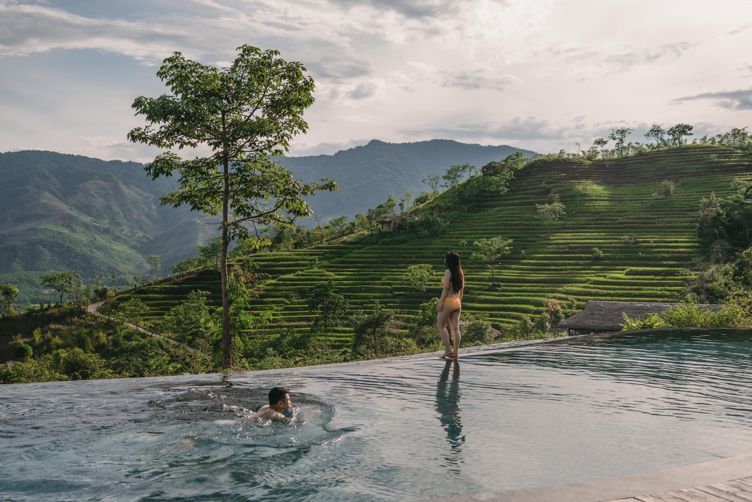 Cloud Pool Bar