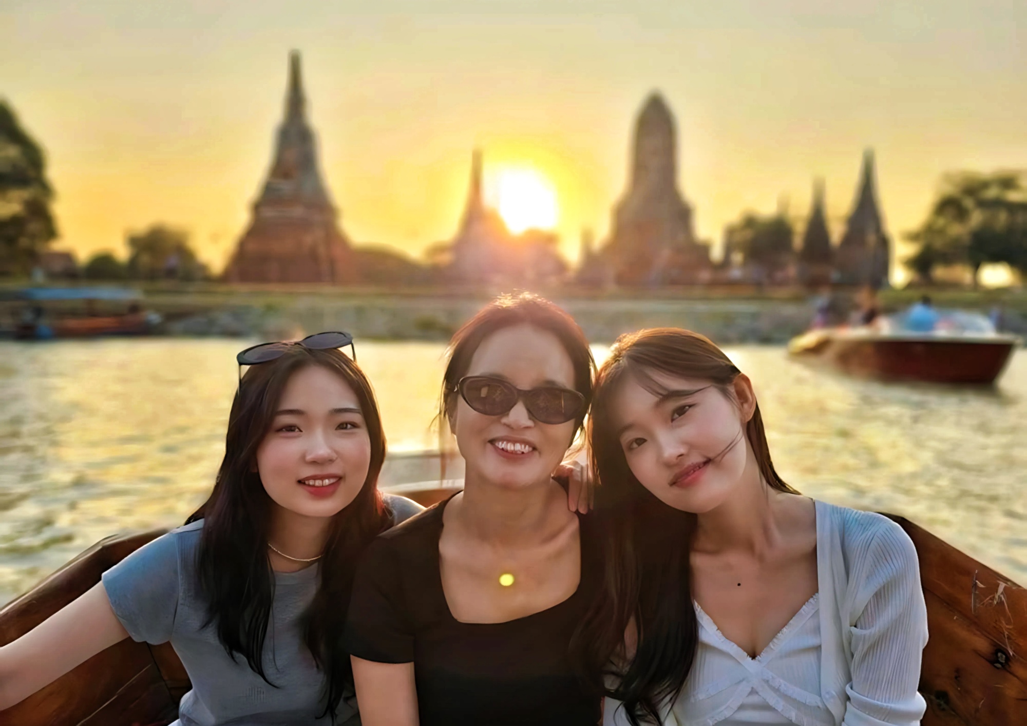 Ayutthaya Temples One Day Tour from Bangkok with Sunset Boat