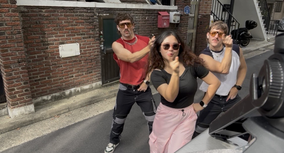 Private Kpop class in ENG with Mega Influencer TWINSAUCE (780K followers)