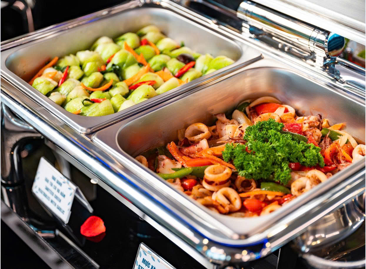 沙拉和魷魚 沙拉和魷魚