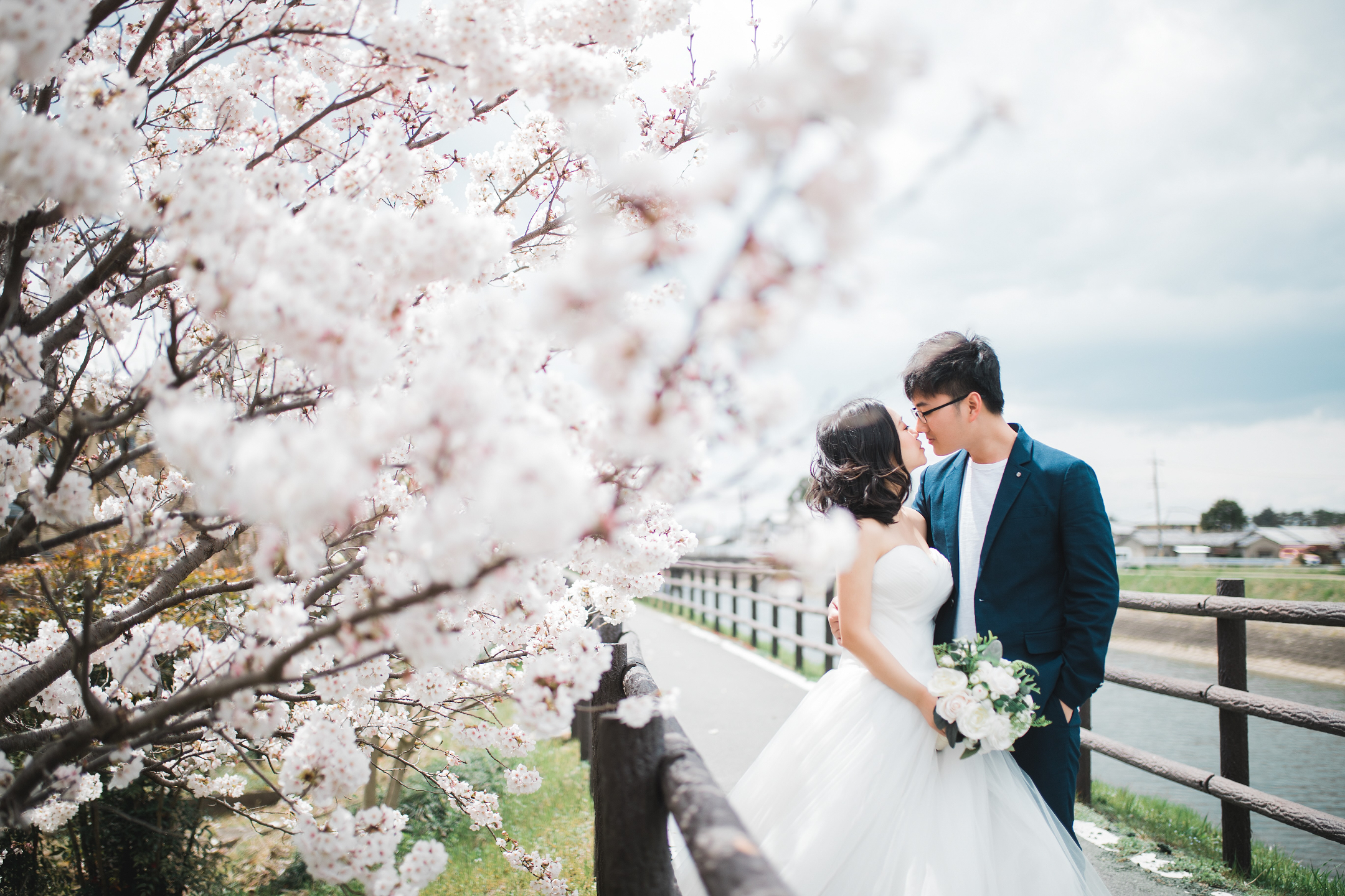 奈良公園 - 廣闊的公園,有自由漫步的鹿群,並可欣賞東大寺的景色,提供有趣且標誌性的畫面。 奈良公園 - 廣闊的公園,有自由漫步的鹿群,並可欣賞東大寺的景色,提供有趣且標誌性的畫面。