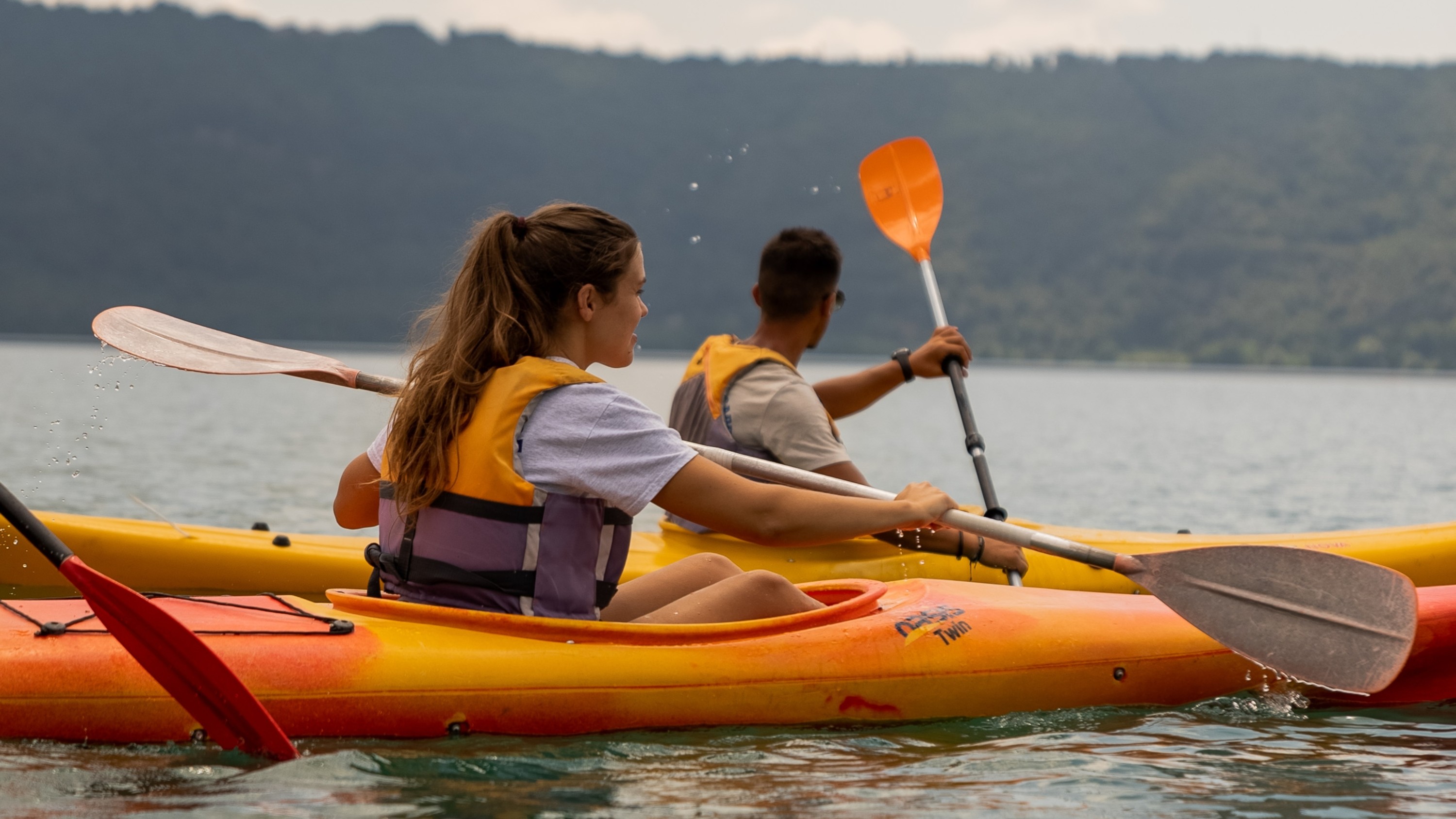 Kayak tour with food and wine experience in Castel Gandolfo
