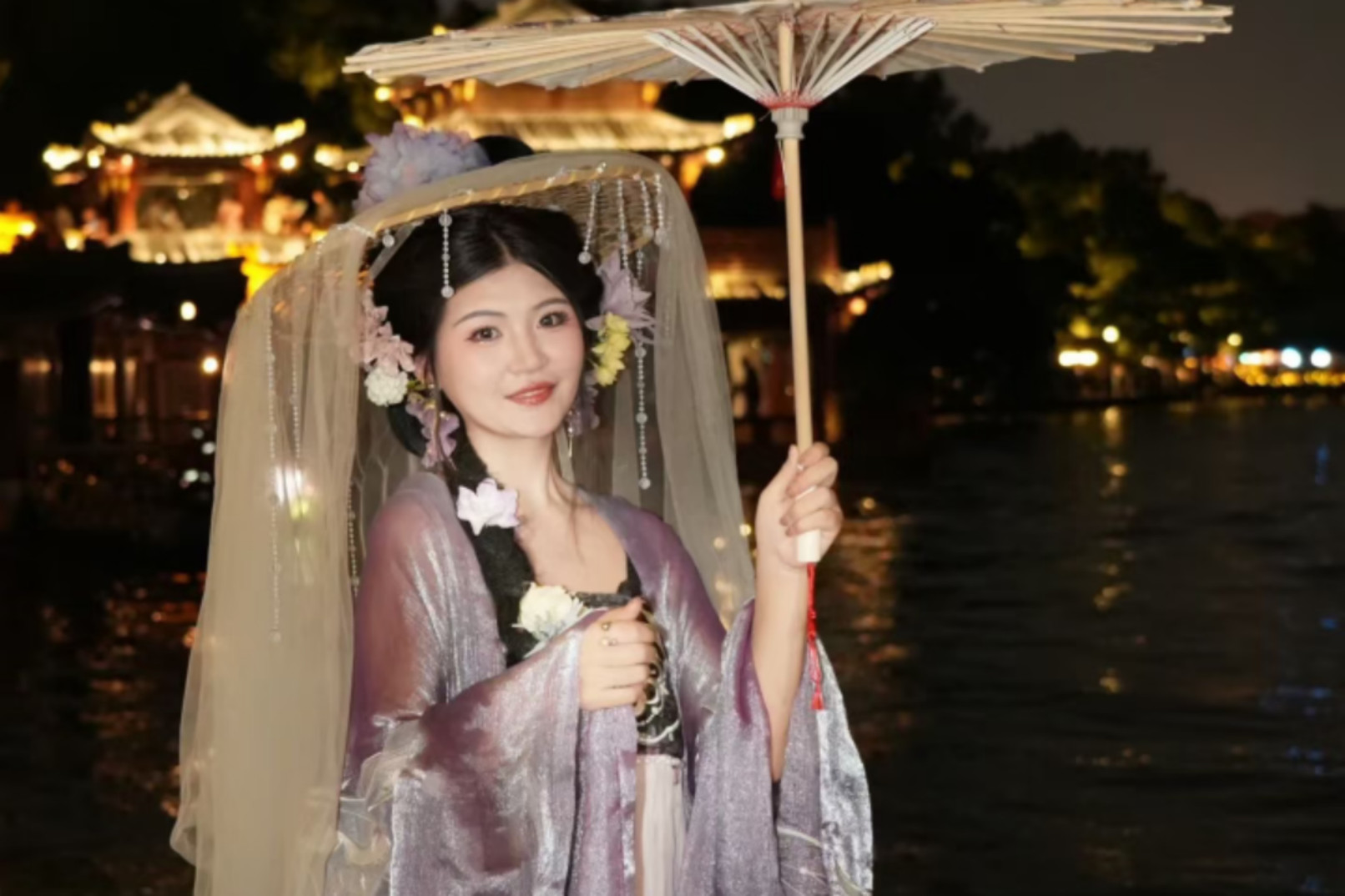 Hangzhou Hefang Street costume change + makeup experience + Southern Song Imperial Street travel photography + optional door-to-door service