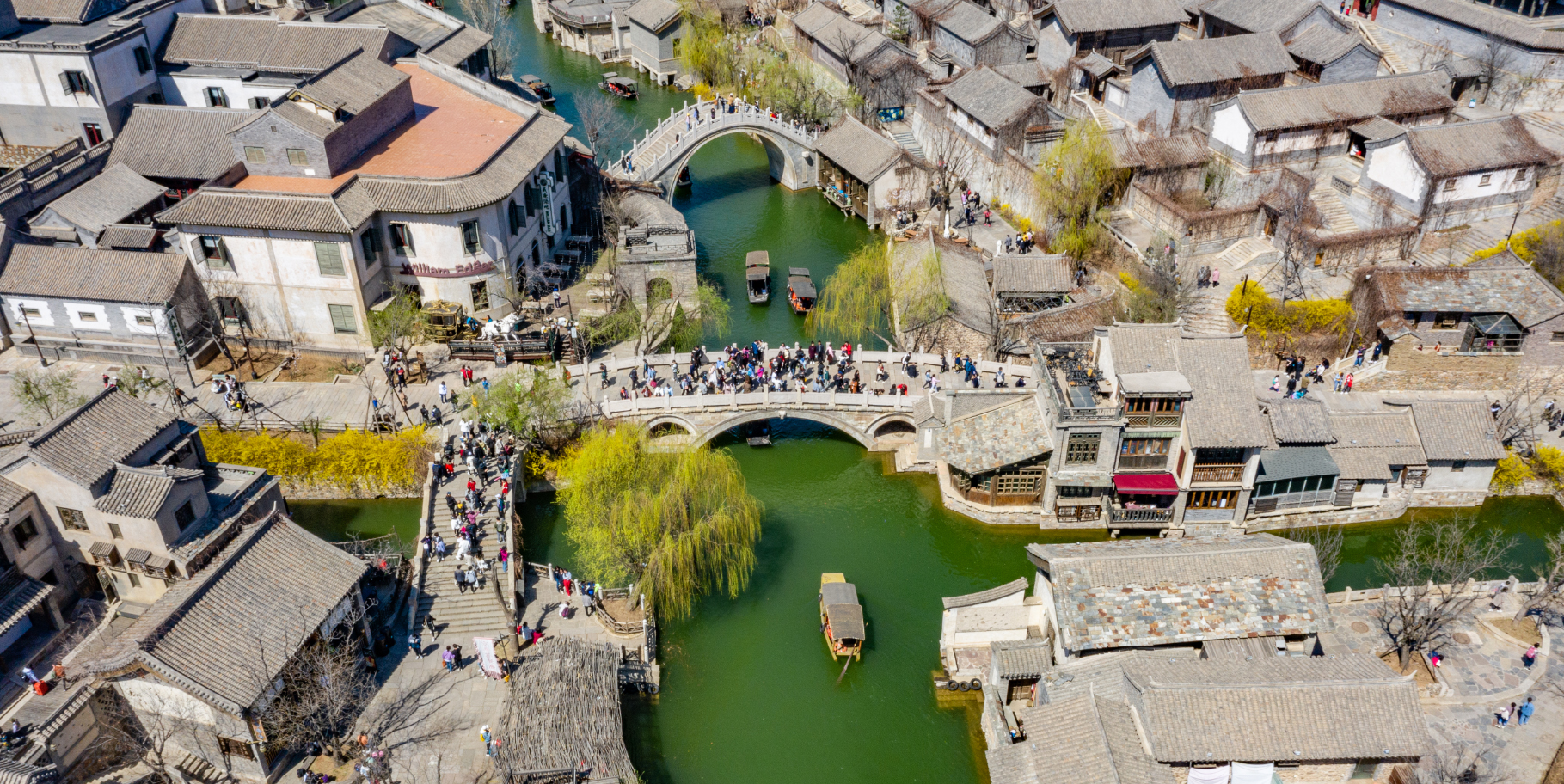 Private Night Tour to Simatai Great Wall and Gubei Water Town