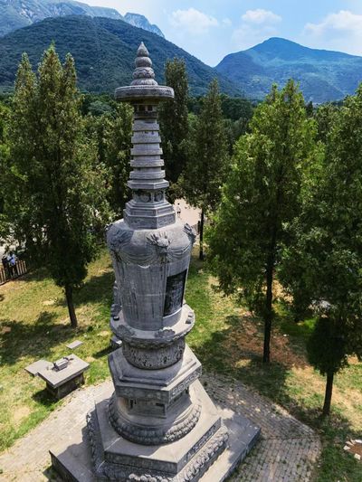 這裡有唐、宋、金、元、明、清等不同朝代的磚石墓塔 240 餘座，塔的大小、高低、形制各不相同，是研究中國古代磚石建築和佛教文化的珍貴實物資料