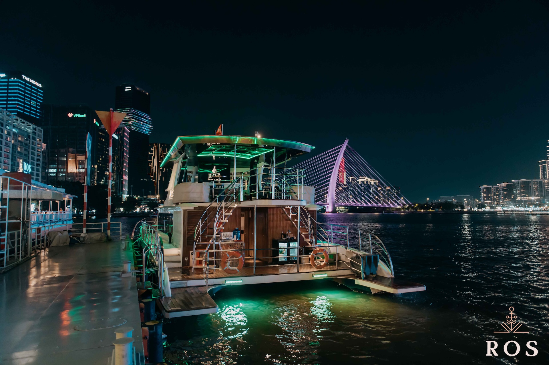 ROS Luxury Yacht Dinner & Sightseeing on Saigon River