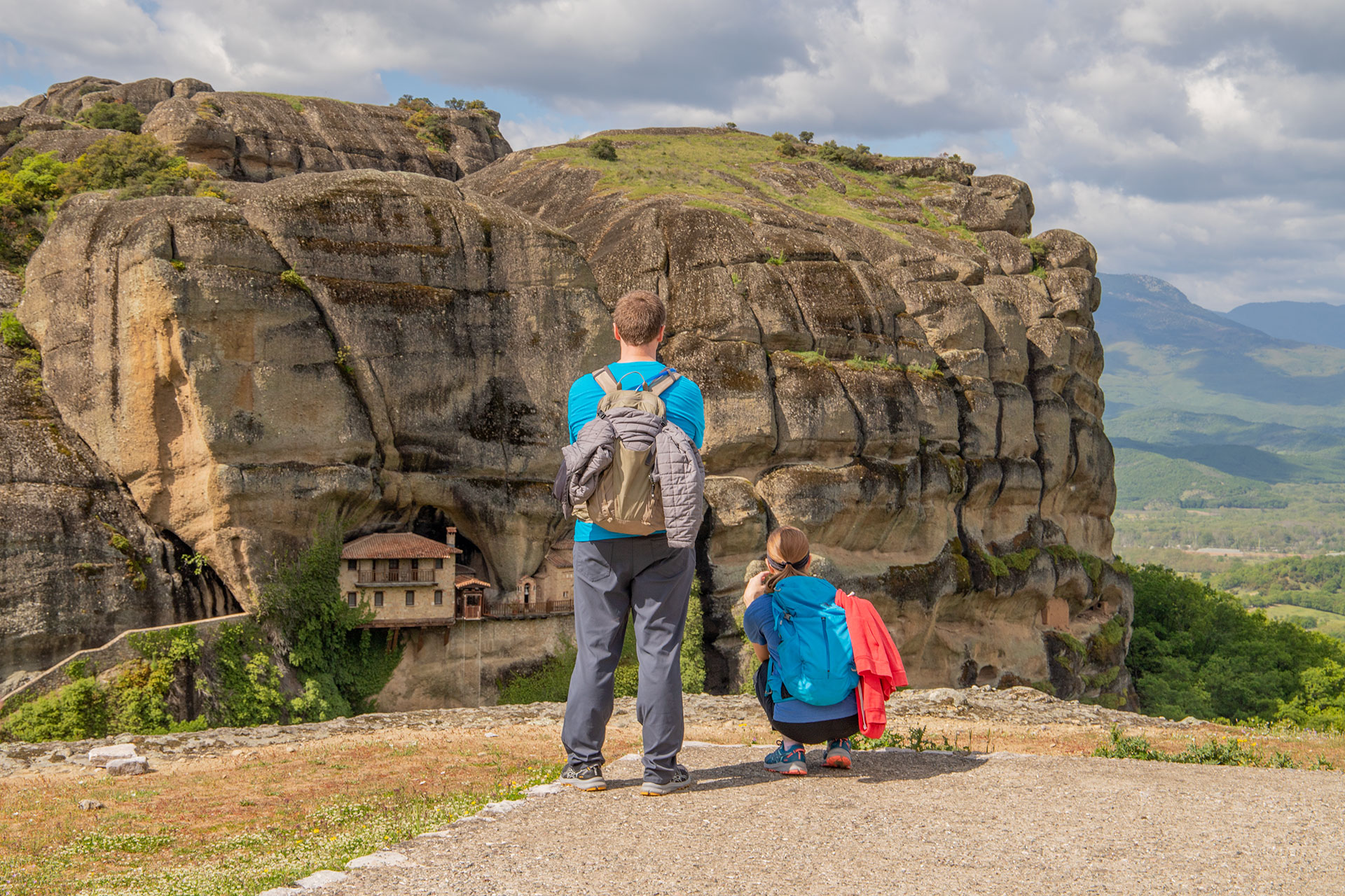 梅特歐拉（Meteora）健行遊，從卡拉巴卡或卡斯特拉奇出發，並參觀修 monastery