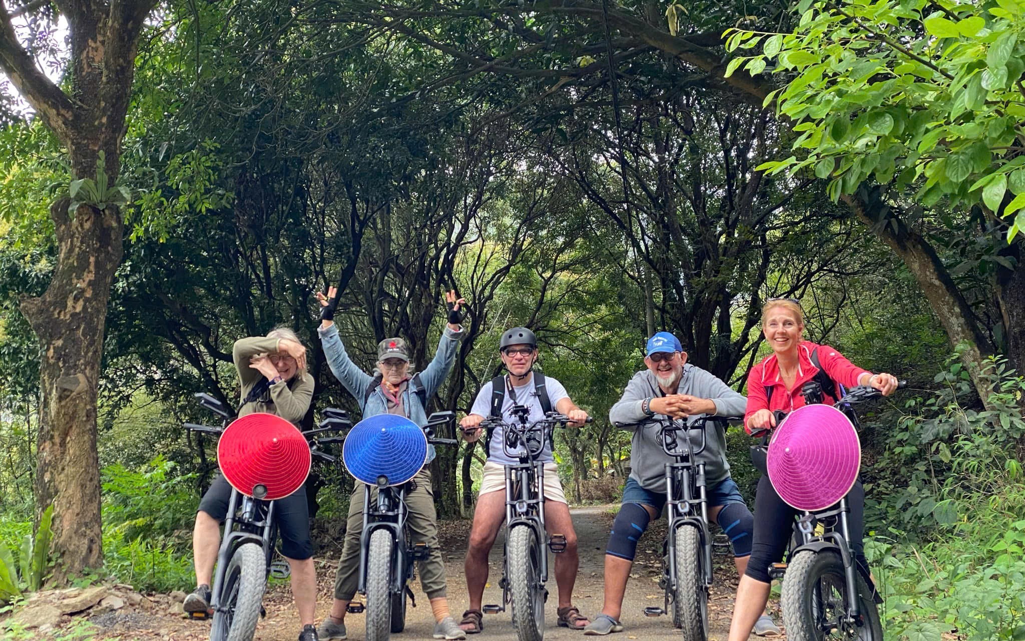 Ninh Binh: Hang Mua, Ban Long, Hoa Lu E-Bike Day Tour