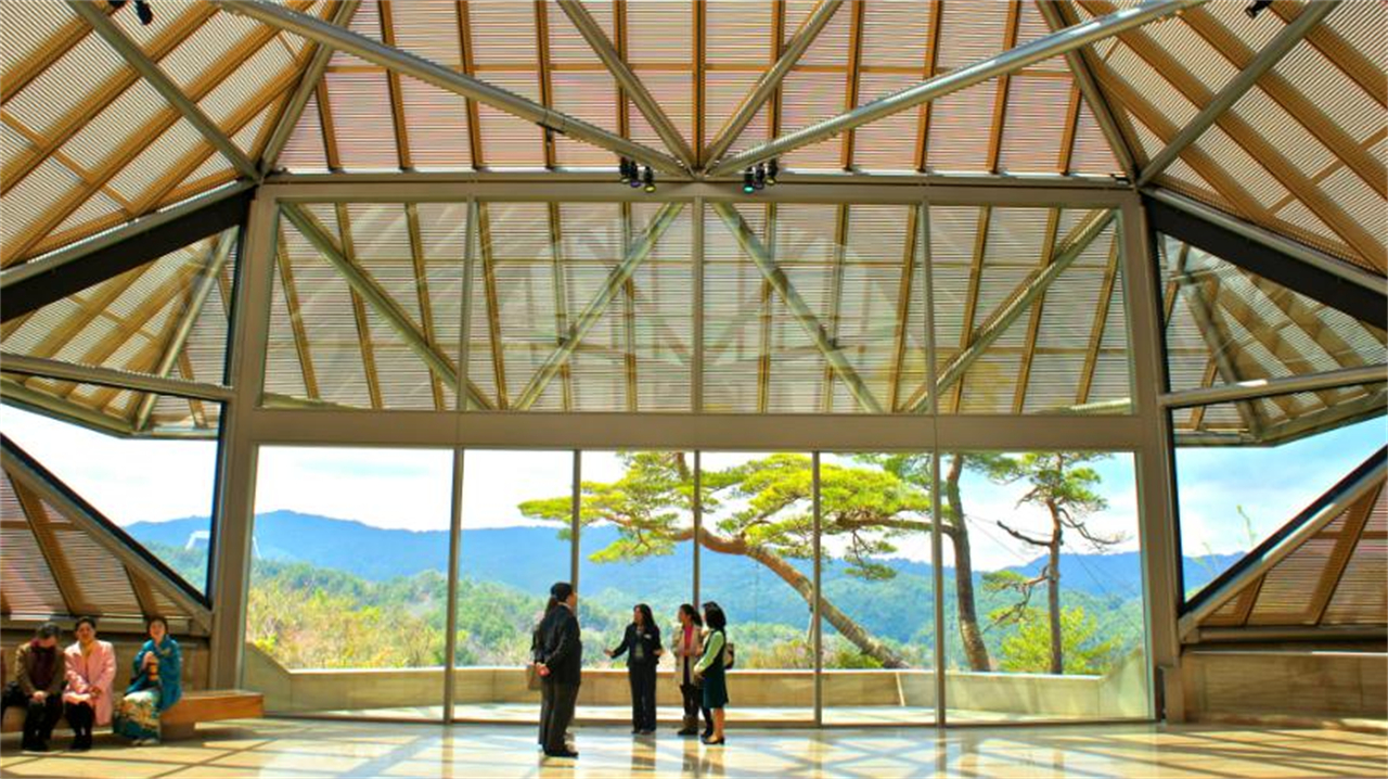 Lake Biwa Observatory, Shirahige Shrine, and Mangetsu-ji Temple Floating Temple Day Trip