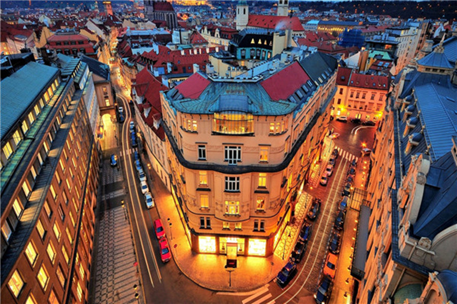 9-day in-depth tour of Eastern Europe (Prague + CK Town + Salzburg + Hallstatt Vienna + Vienna + Budapest)