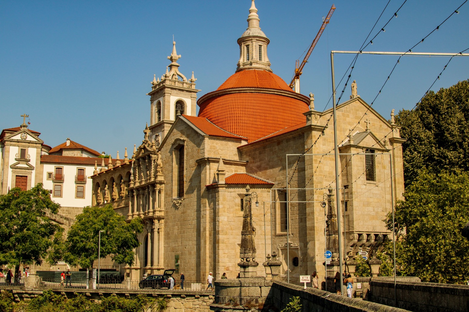 Douro Valley Wine & History Tour with Cruise & Lunch