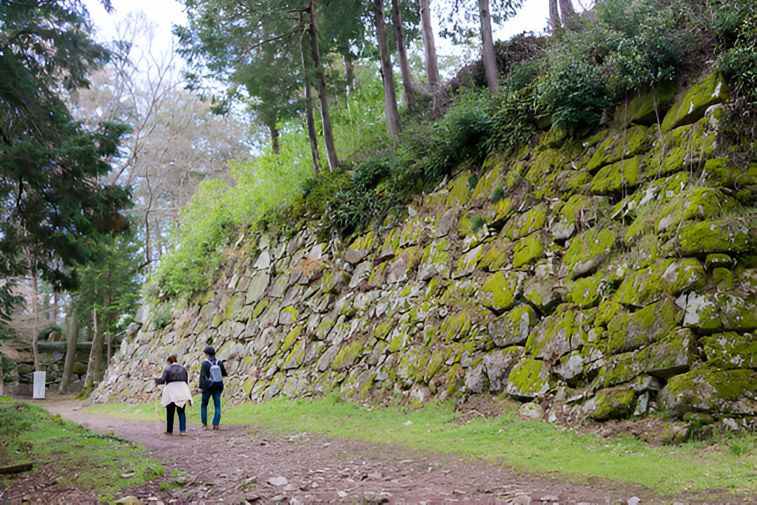 Azuchi Castle Ruins