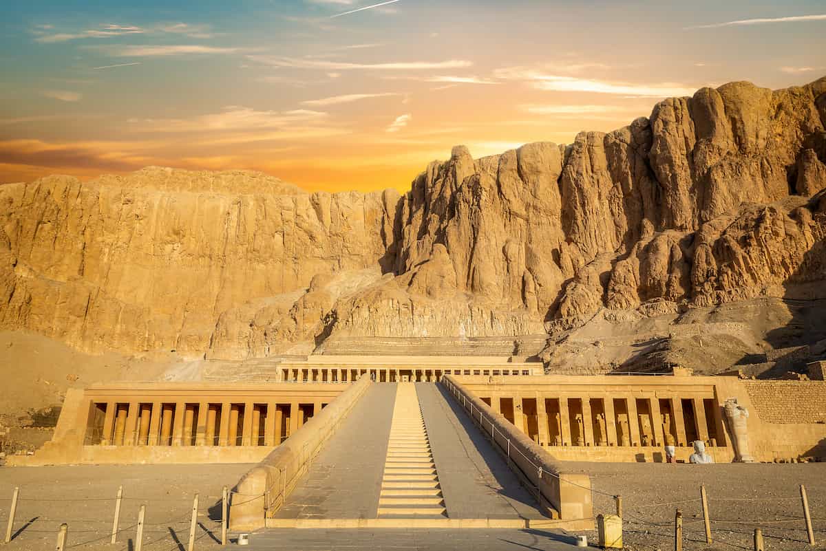 Luxor's East & West Banks : A Journey Through History