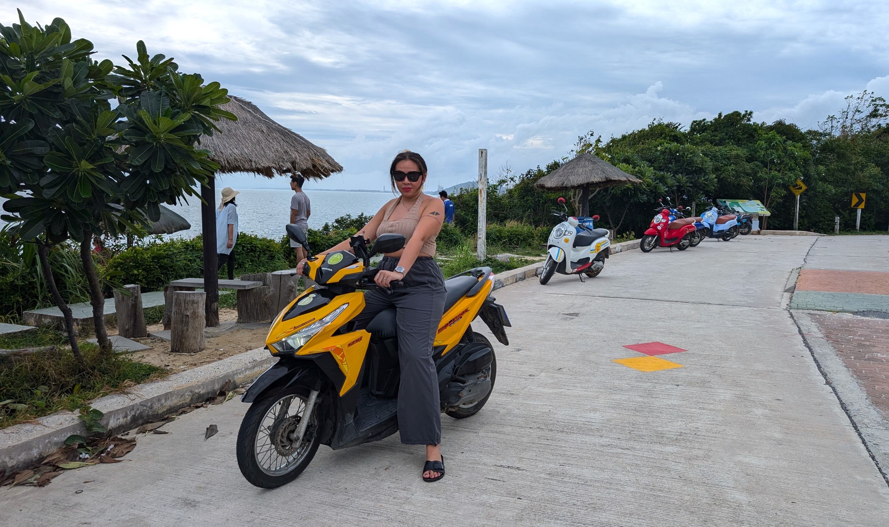 From Bangkok or Pattaya: Self-guided Day Tour to Koh Samet Island