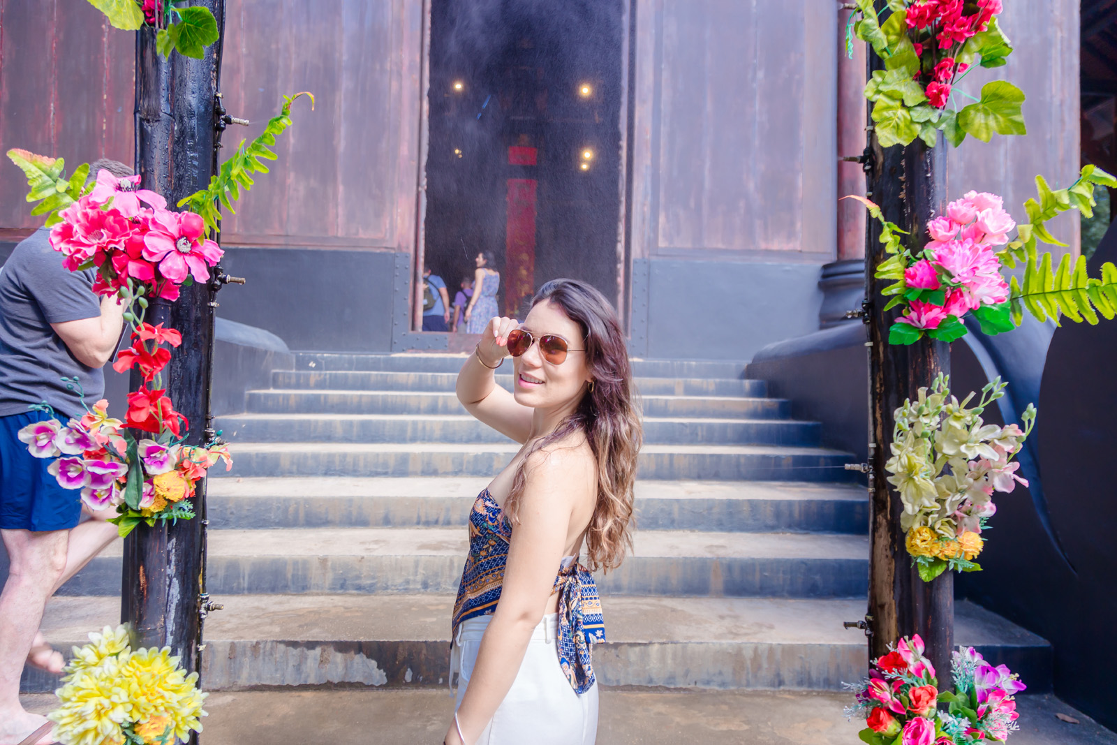 Discover White Temple, Black House & Blue Temple from Chiang Mai