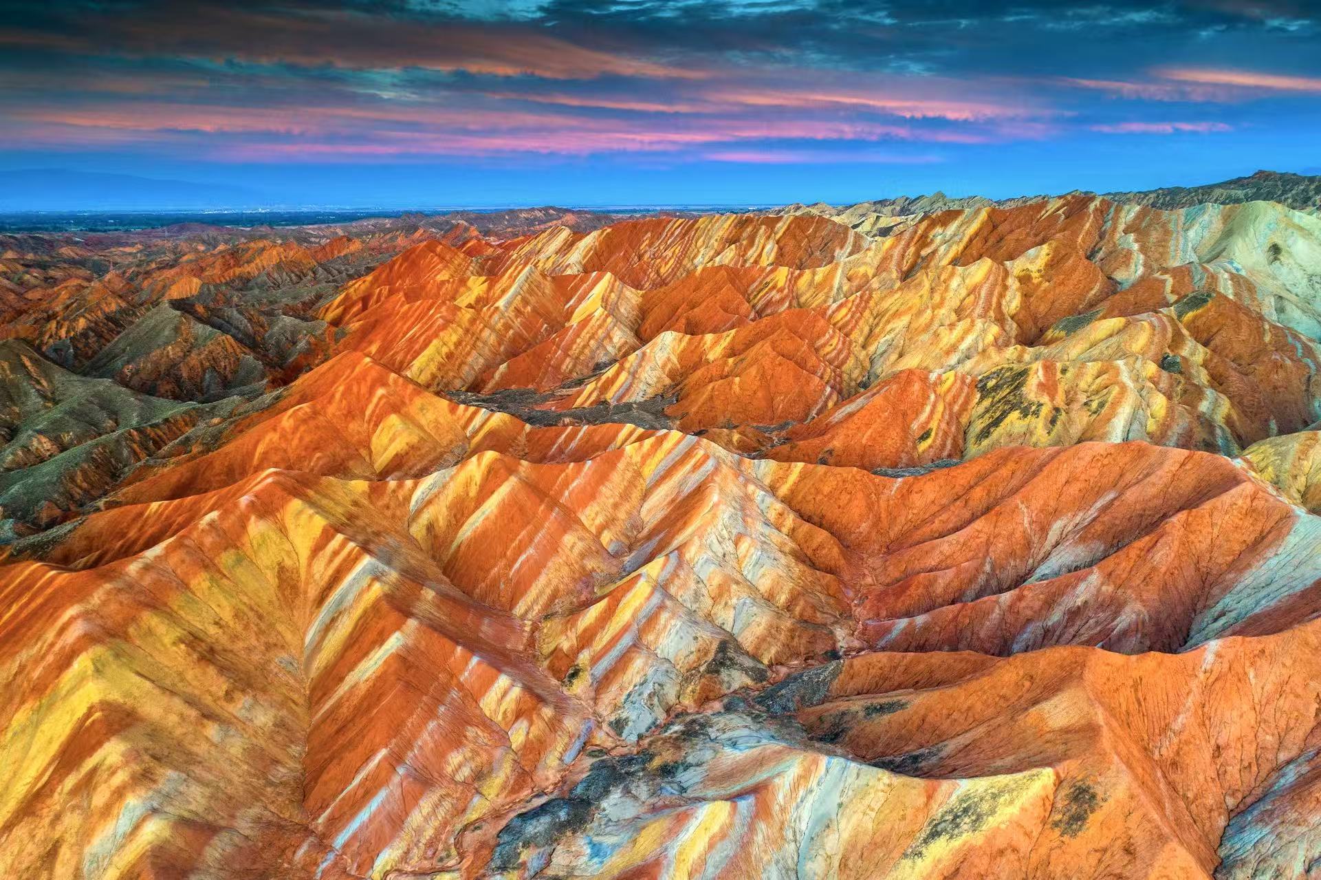 Pingshan Lake Grand Canyon and Zhangye Danxia Landform 1-Day Small Group Tour