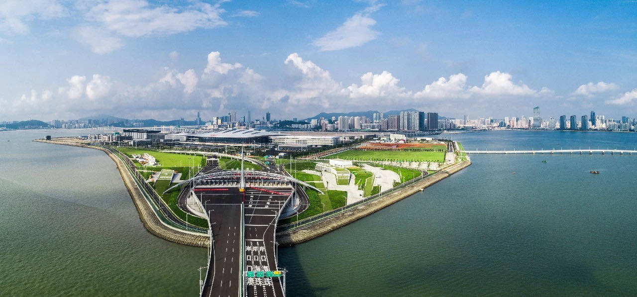 珠海私人導覽一日遊 情侶路 珠海大劇院 珠海漁女 香爐灣 景山公園 圓明新園 港珠澳大橋公路口岸