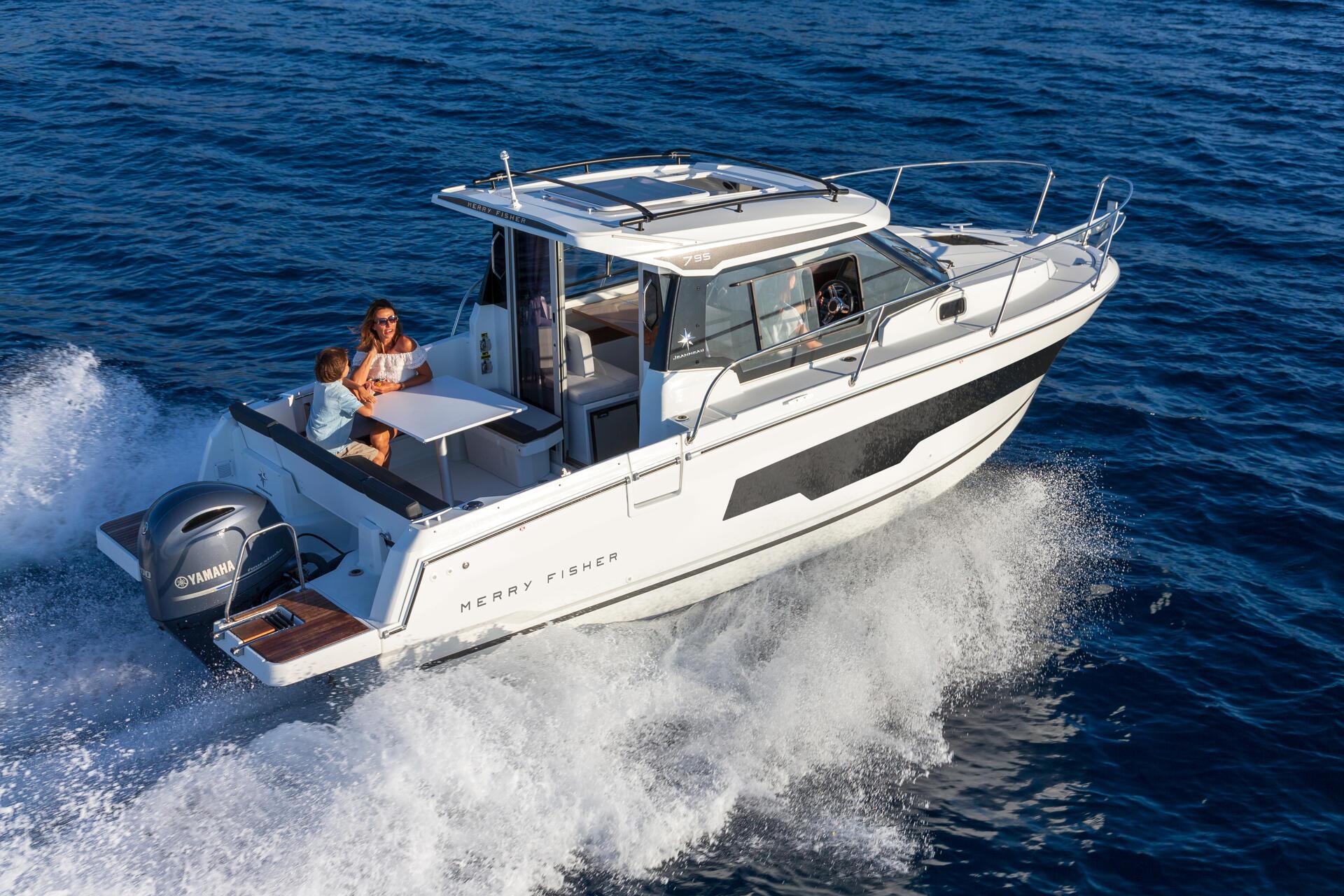 Full Day / Half Day Boat Tour from Labuan Bajo with Salaya Yacht