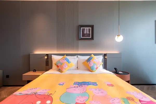 Hotel room interior environment display map