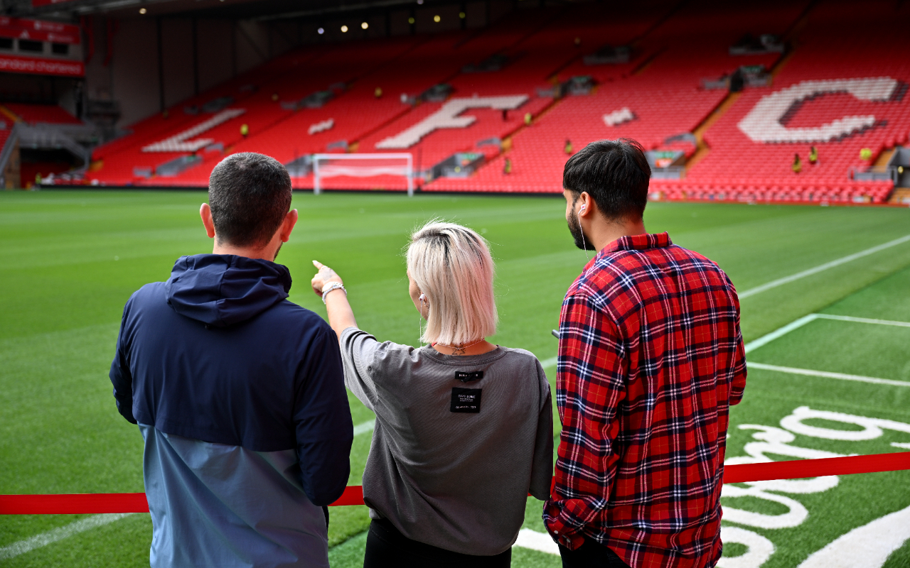 在安菲爾德球場,以難忘的球場視角探索利物浦足球俱樂部主場 在安菲爾德球場,以難忘的球場視角探索利物浦足球俱樂部主場