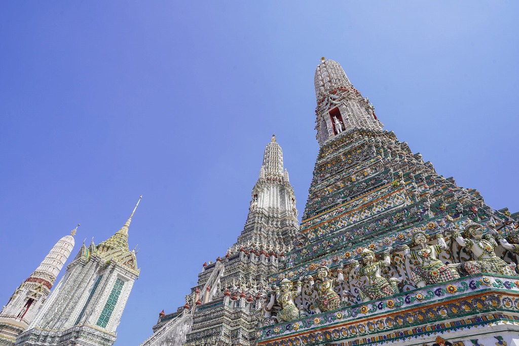 Wat Pho, Wat Arun & Flower Market Guided Walking Tour in Bangkok
