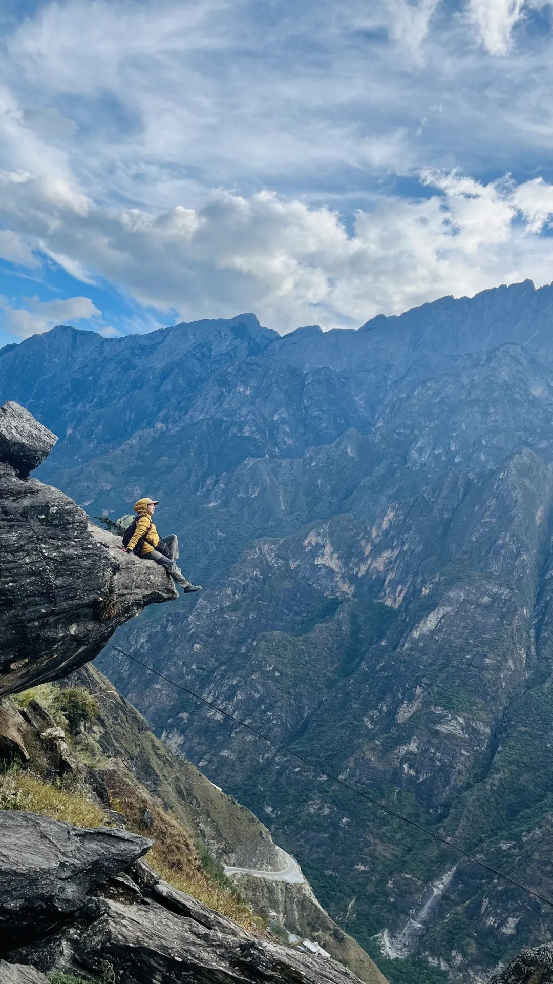 [One of the "Top Ten Classic Hiking Routes in the World"] Tiger Leaping Gorge High Road Hiking 2 Days (Tea Horse Inn + Halfway Balcony + Longdong Waterfall + Teacher Zhang Inn + 168-level Brave Cloud Ladder)